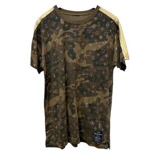 Victorious Camo Tee Mens Medium Streetwear T-Shirt Olive Green Metallic Gold Y2K